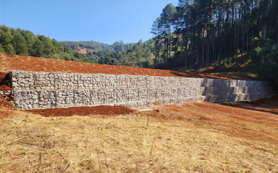 HALLS DAMWALL STABILITY PROJECT INNOVATIVE APPROACH TO EROSION & SLIP CONTROL